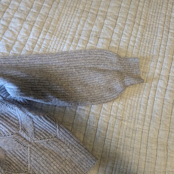 NWOT Promesa Lavendar Cardigan Sweater - size Small - soft, chunky - Picture 4 of 4